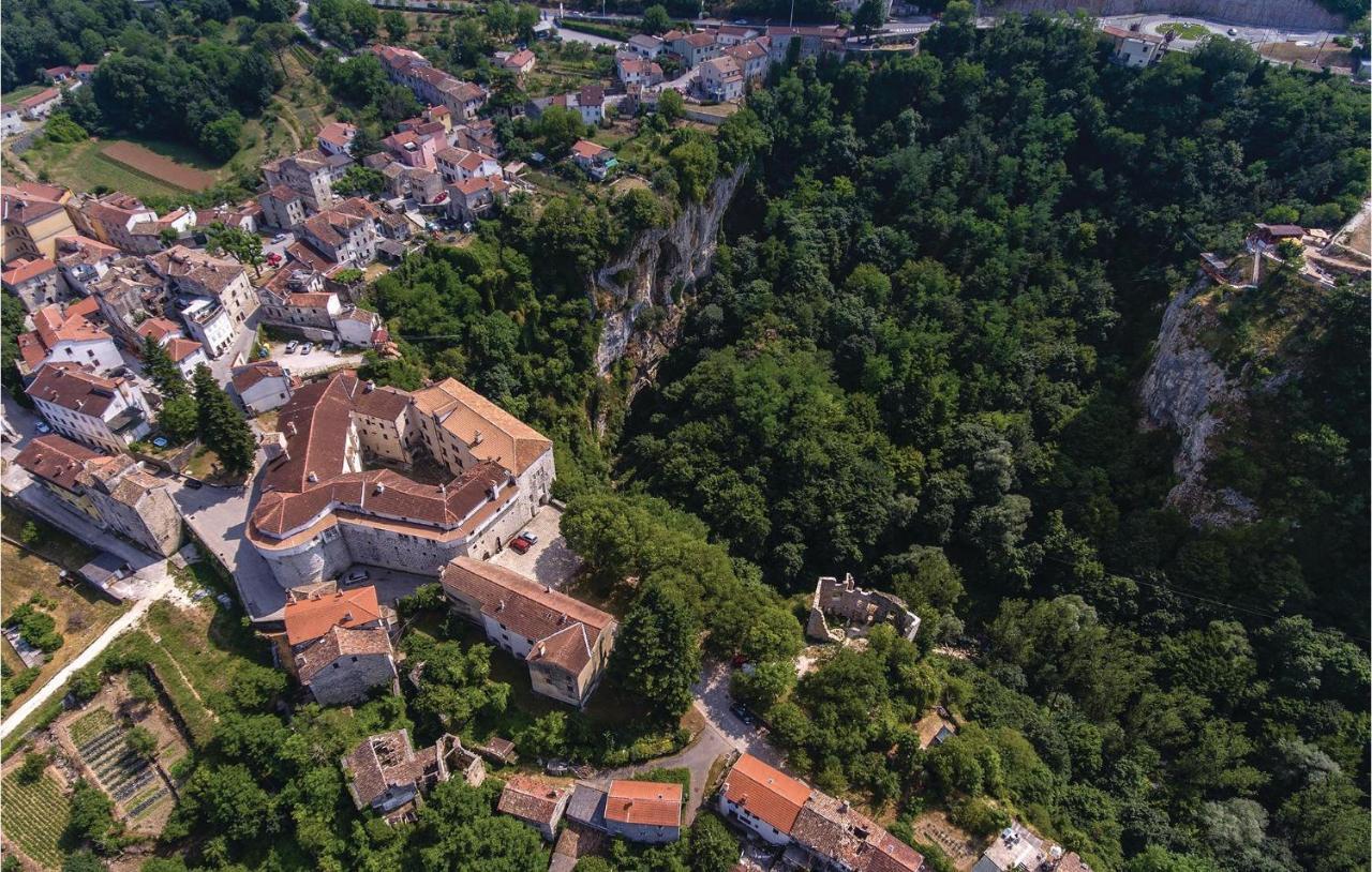 Cozy Home In Pazin With House A Panoramic View Buitenkant foto