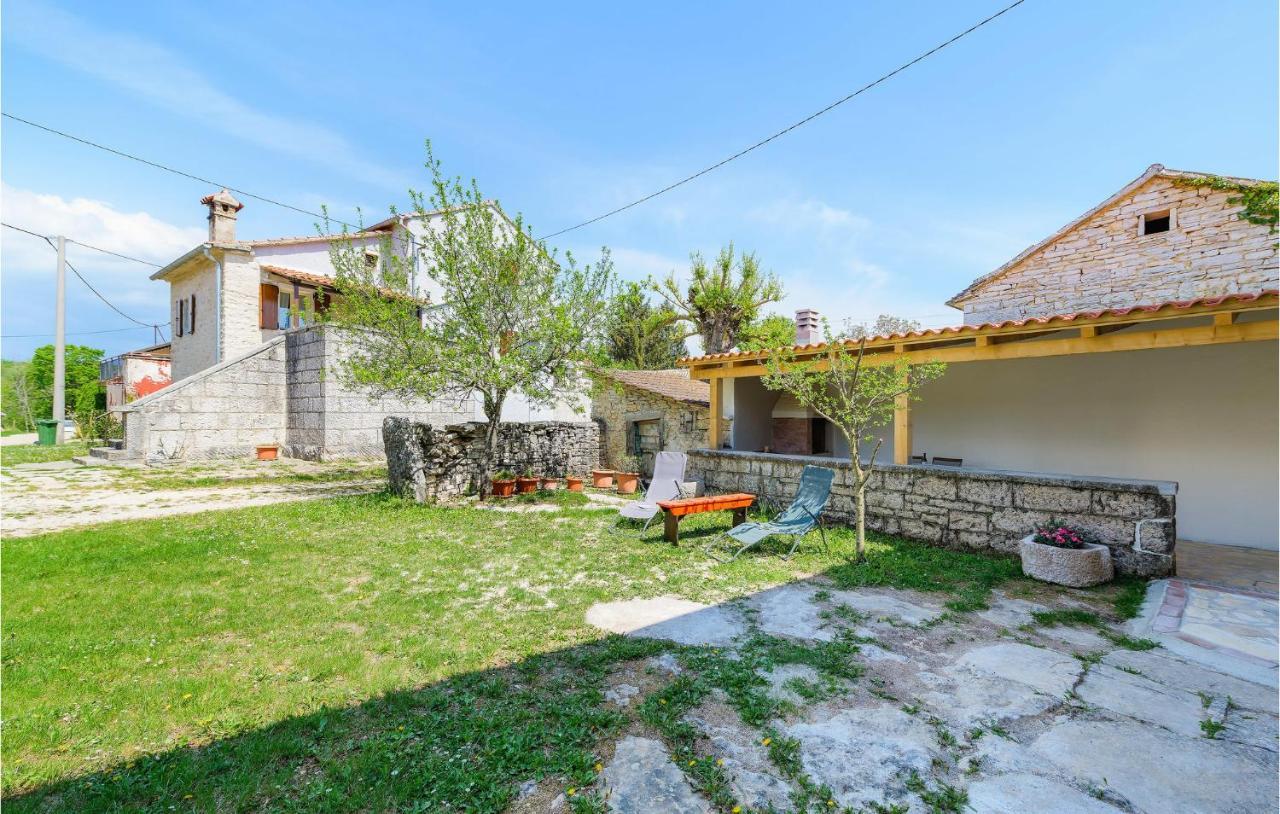 Cozy Home In Pazin With House A Panoramic View Buitenkant foto